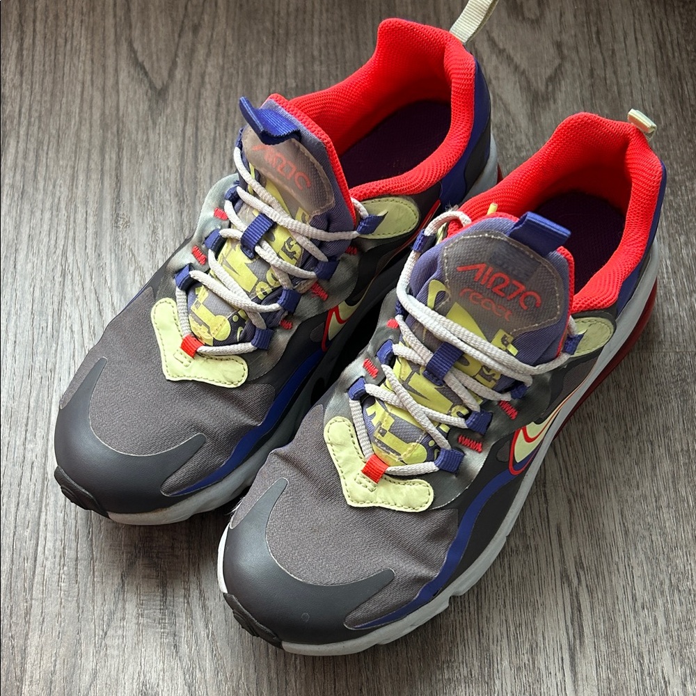 Nike Air Max 270 React youth size 7 sneaker